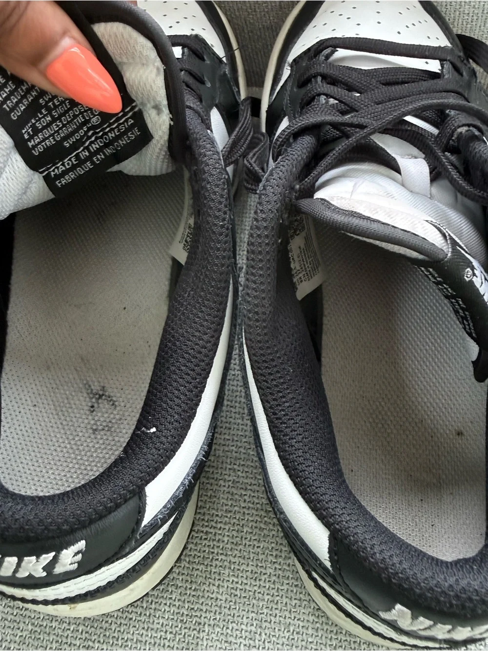 Nike Black and White Women's Low-Top Athletic Sneakers